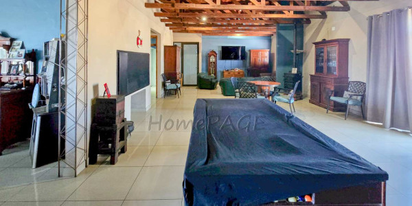 Central, Walvis Bay:  VERSITILE, NEAT, SPACIOUS Business Property for Sale