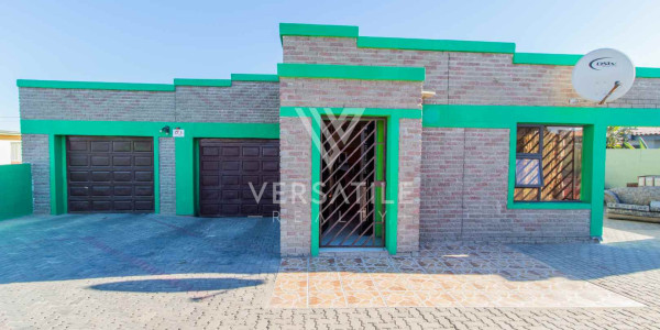 Spacious 4-Bedroom Family Home in Tamariskia, Swakopmund