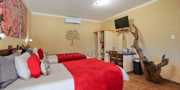 Otjiwarongo:  Immaculate 8 Bedroom Guesthouse for sale