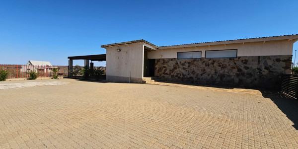 Luxurious Lodge Opportunity Near Windhoek