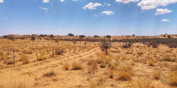 EXCEPTIONAL KALAHARI FARM FOR SALE IN NAMIBIA - HARDAP DISTRICT