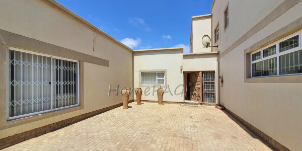 Ext 6, Henties Bay:  Home with 3 flats IN VERY GOOD AREA