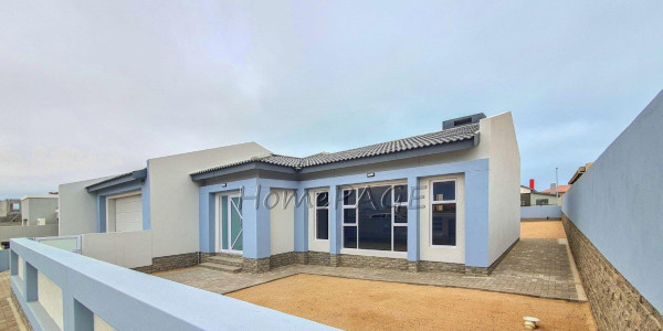 Sun Bay (Ext 11), Henties Bay:  Home in 3rd street from the Beach is for Sale