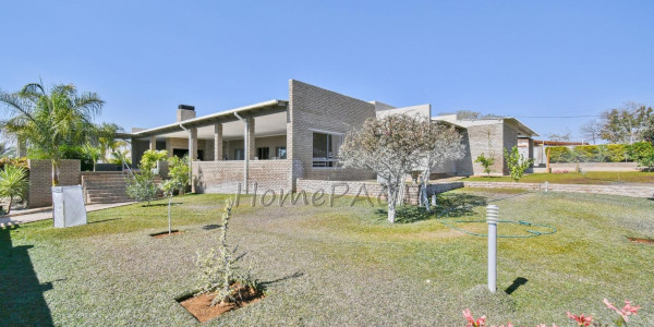 Ext 1, Outjo:  VERY NEAT, LOW MAINTENANCE 5 Bedr Home is for Sale