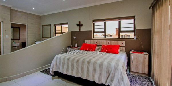 Long Beach Ext 1, Walvis Bay:  Large Luxurious Home with Flat is for Sale