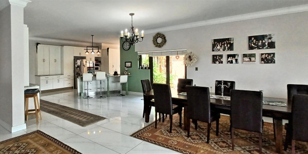 AUASBLICK - STUNNING AND SPACIOUS FAMILY HOME WITH MAGNIFICIENT VIEWS N$9million