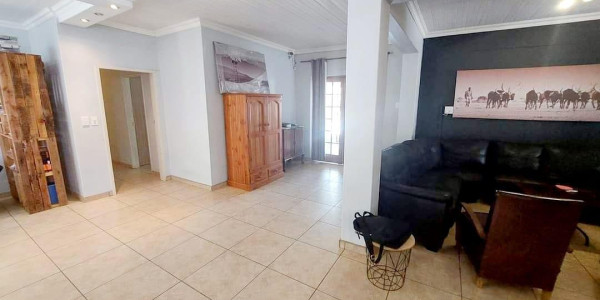 Pionierspark Gem: Spacious 4-Bed Home with Pool & Flat for N$3.9m!