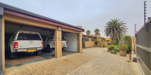 Ext 4, Henties Bay:  Stunning, spacious 4 Bedr Home is for Sale