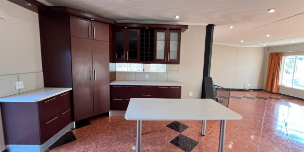 3 Bedroom House for sale in Pionierspark Ext1.
