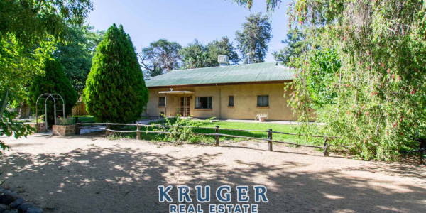 Agricultural smallholding situated approximate 20 km North-East of Omaruru on the banks of the Omaruru river