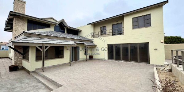 Charming Newly Renovated Property in the Lagoon Area