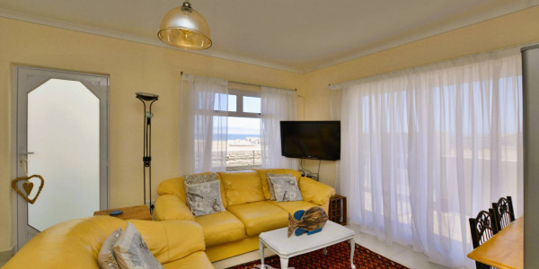 COASTAL SELF CATERING GUEST HOUSE WITH A BEACH VIEW!