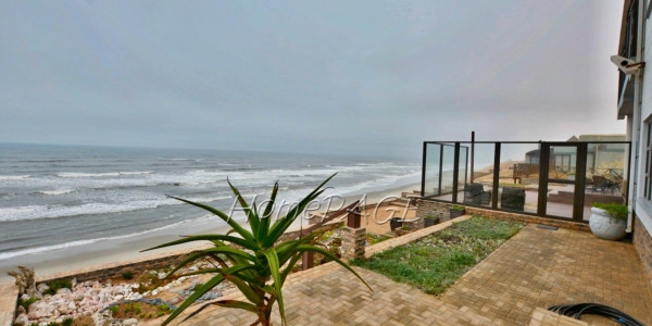 North Dune, Henties Bay:  EXQUISITE VIEWS OF THE OCEAN