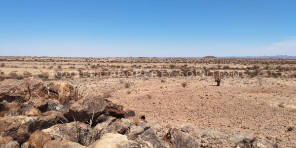 BEAUTIFULL HUNTING / LIVESTOCK / MINING FARM FOR SALE IN THE SOUTH OF NAMIBIA – ARIAMSVLEI DISTRICT