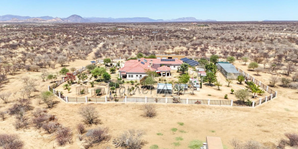 Omaruru Wildlife Estate, Omaruru:  Lifestyle Smallholding WITH ELABORATE Home is for Sale