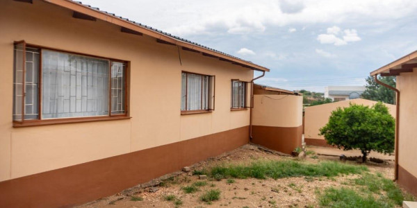 5 Bedroom House For Sale in Windhoek North