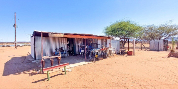 Otjiwarongo, Agricultural Smallholding is for sale