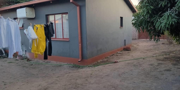 5 Bedroom house for sale in Extension 2, Omulunga, Grootfontein