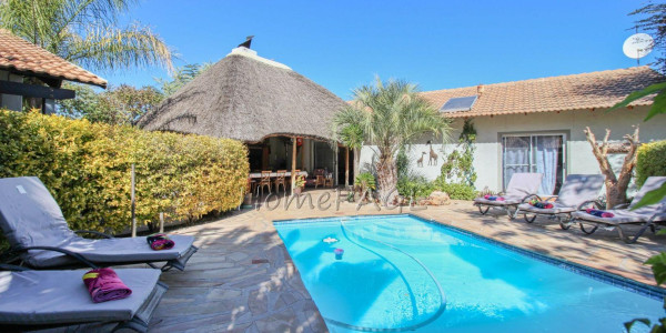 Otjiwarongo:  Immaculate 8 Bedroom Guesthouse for sale