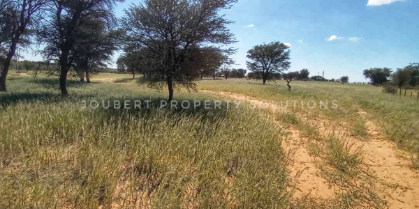 EXCEPTIONAL KALAHARI FARM FOR SALE IN NAMIBIA - HARDAP DISTRICT