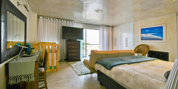 Long Beach, Walvis Bay:  Beautiful ECLECTIC Stunner home WTH FLAT is for Sales:  A RARE FIND