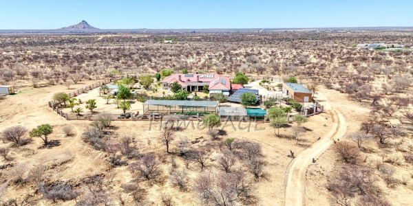 Omaruru Wildlife Estate, Omaruru:  Lifestyle Smallholding WITH ELABORATE Home is for Sale