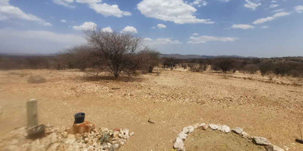 5 ha plot with borehole for sale in Brakwater with 5 bedrooms