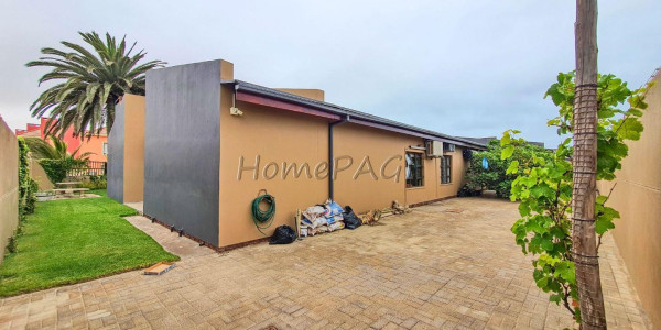 Ext 4, Henties Bay:  Stunning, spacious 4 Bedr Home is for Sale