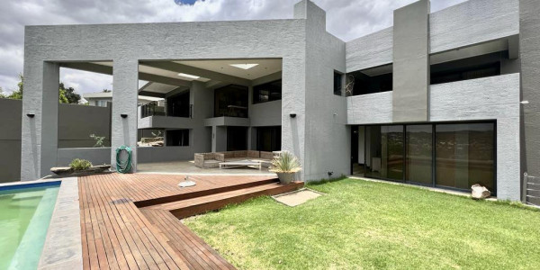 4 Bedroom House For Sale in Klein Windhoek