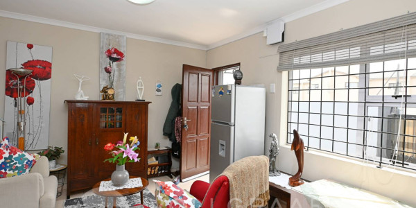 Family Home with Extra Flat - Just Steps from School