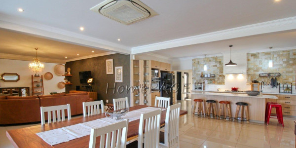 Otjiwarongo:  STUNNING, MODERN 4 BEDR HOME WITH FLAT is for sale