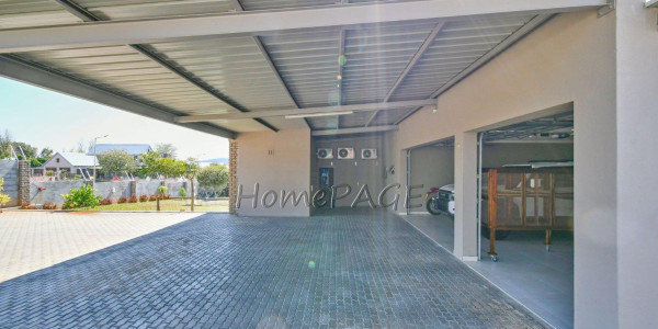 Ext 1, Outjo:  VERY NEAT, LOW MAINTENANCE 5 Bedr Home is for Sale