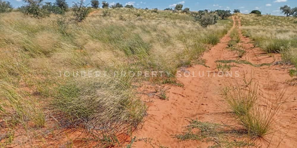 EXCEPTIONAL KALAHARI FARM FOR SALE IN NAMIBIA - HARDAP DISTRICT