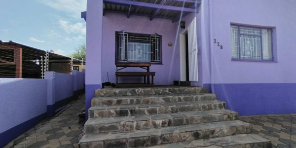 HOUSE FOR RENT - ROCKY CREST, WINDHOEK