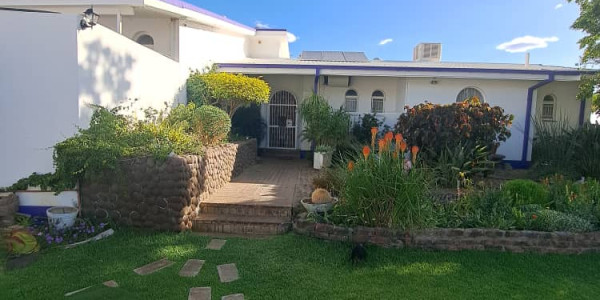 Farm-Style Living with Modern Comforts in Keetmanshoop