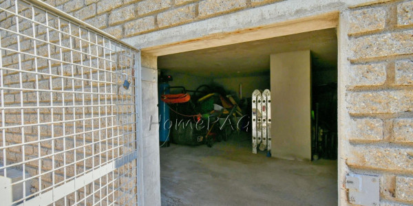 Ext 1, Outjo:  VERY NEAT, LOW MAINTENANCE 5 Bedr Home is for Sale