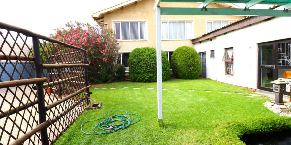 4 Bedroom Home with 1 Bedroom Flat for Sale, Swakopmund Kramersdorf