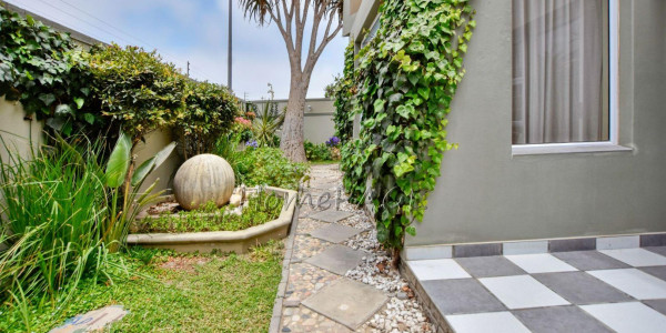 Vineta, Swakopmund:  Neat and Spacious 3 Bedr UPMARKET Townhouse is for sale