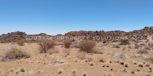 BEAUTIFULL HUNTING / LIVESTOCK / MINING FARM FOR SALE IN THE SOUTH OF NAMIBIA – ARIAMSVLEI DISTRICT