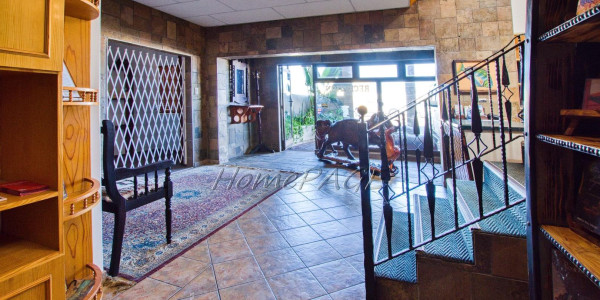Lagoon, Walvis Bay:  18 Bedr Guesthouse is for Sale