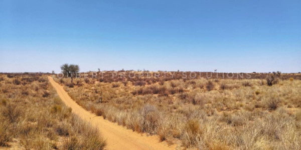 EXCEPTIONAL KALAHARI FARM FOR SALE IN NAMIBIA - HARDAP DISTRICT