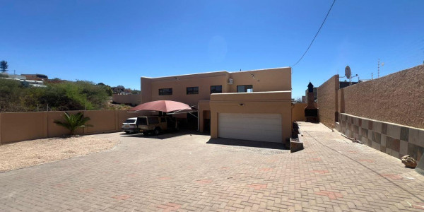 DOUBLE STOREY HOUSE FOR SALE: ROCKY CREST