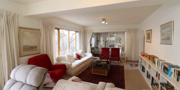 4 Bedroom Home with 1 Bedroom Flat for Sale, Swakopmund Kramersdorf
