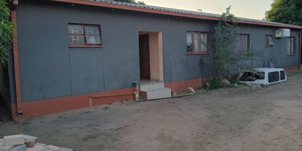 5 Bedroom house for sale in Extension 2, Omulunga, Grootfontein