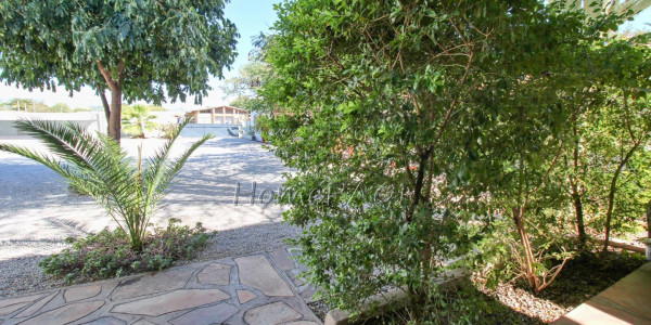 Otjiwarongo:  Immaculate 8 Bedroom Guesthouse for sale