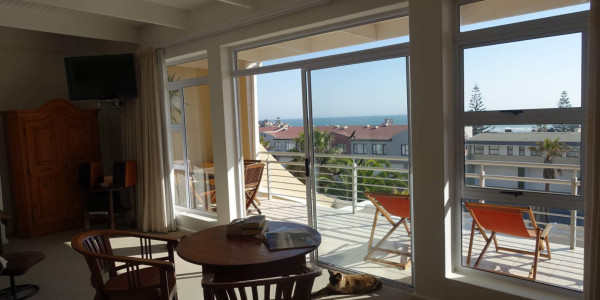 POPULAR UPMARKET PENTHOUSE APARTMENT WITH SEAVIEW