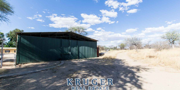 Agricultural smallholding situated approximate 20 km North-East of Omaruru on the banks of the Omaruru river