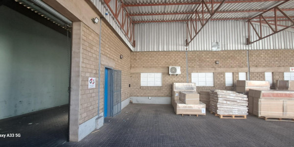 WAREHOUSES WITH GREAT LOCATION IN PROSPERITA