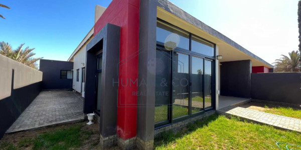 MAGNIFICENT AND BUILT TO PERFECTION 6 BEDROOM HOUSE FOR SALE Ultra modern 6 Bedroom House in Meersig