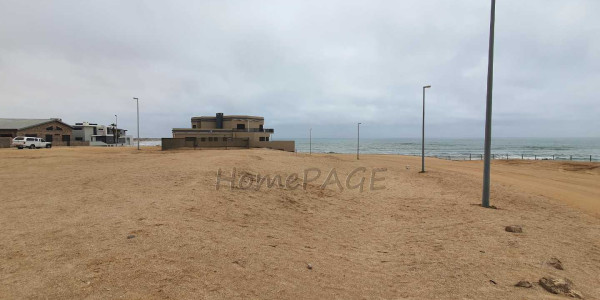 Ext 10, Henties Bay:  LARGE Beachfront Plot is for sale